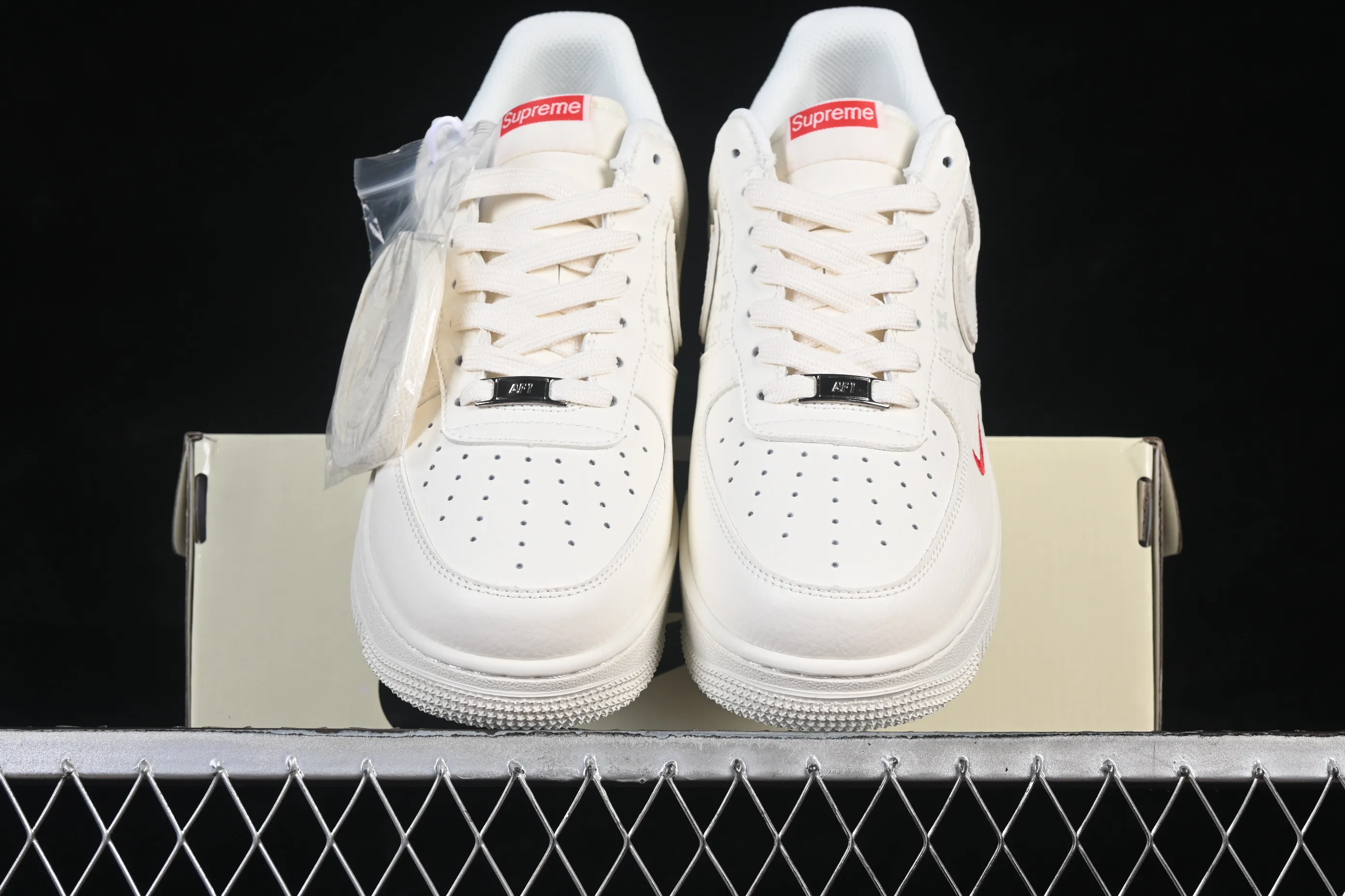 All categories Nk Air Force 1 Air Force series Nk Air Force 1 Low Air Force low-top Nike Air Force 1'07 Low joint model pure white Air Force 1 low-top casual sneakers MM3399-815